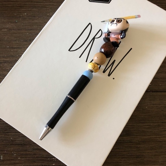 Disney Doorables: Mulan: Shan Yu handmade beaded pen - Picture 2 of 3